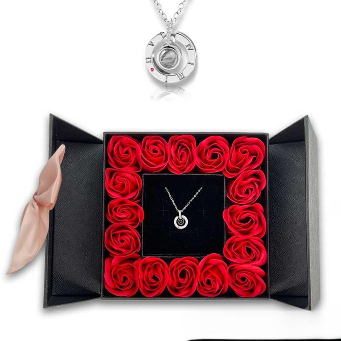 16 Small Roses Jewelry Case With Pendant Set
